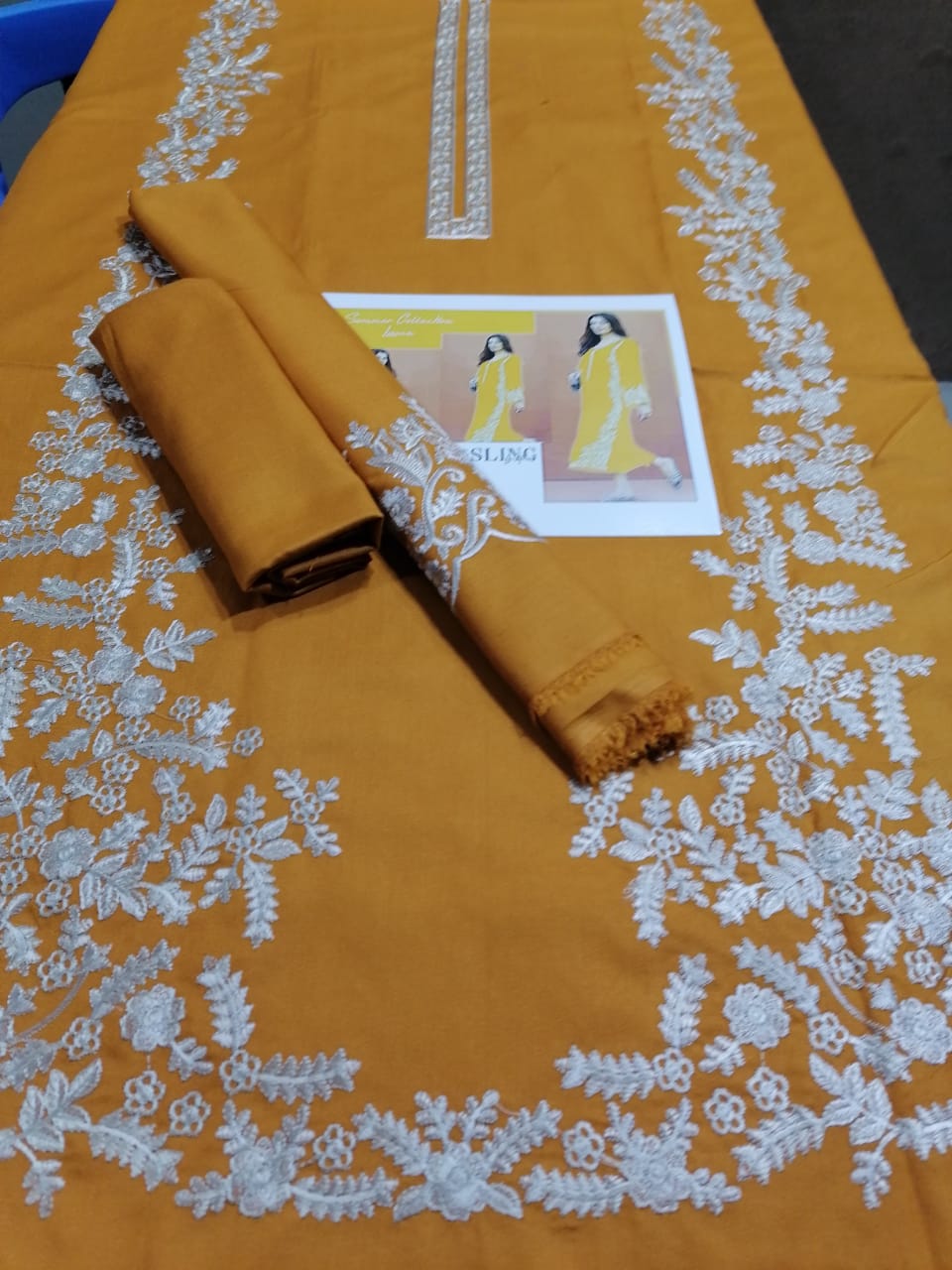 *Presenting MIX Brand Luxury 2pc Embriodered Collection - Image 3