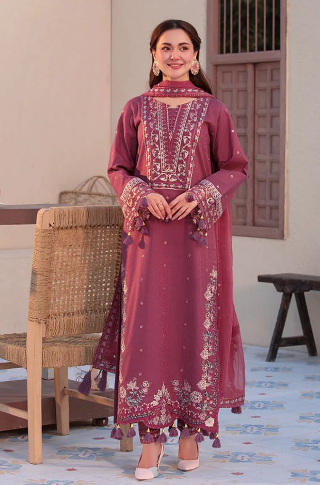 *_❄️WINTER  *HANIA AMIR* 3pc Casual Winter Collection