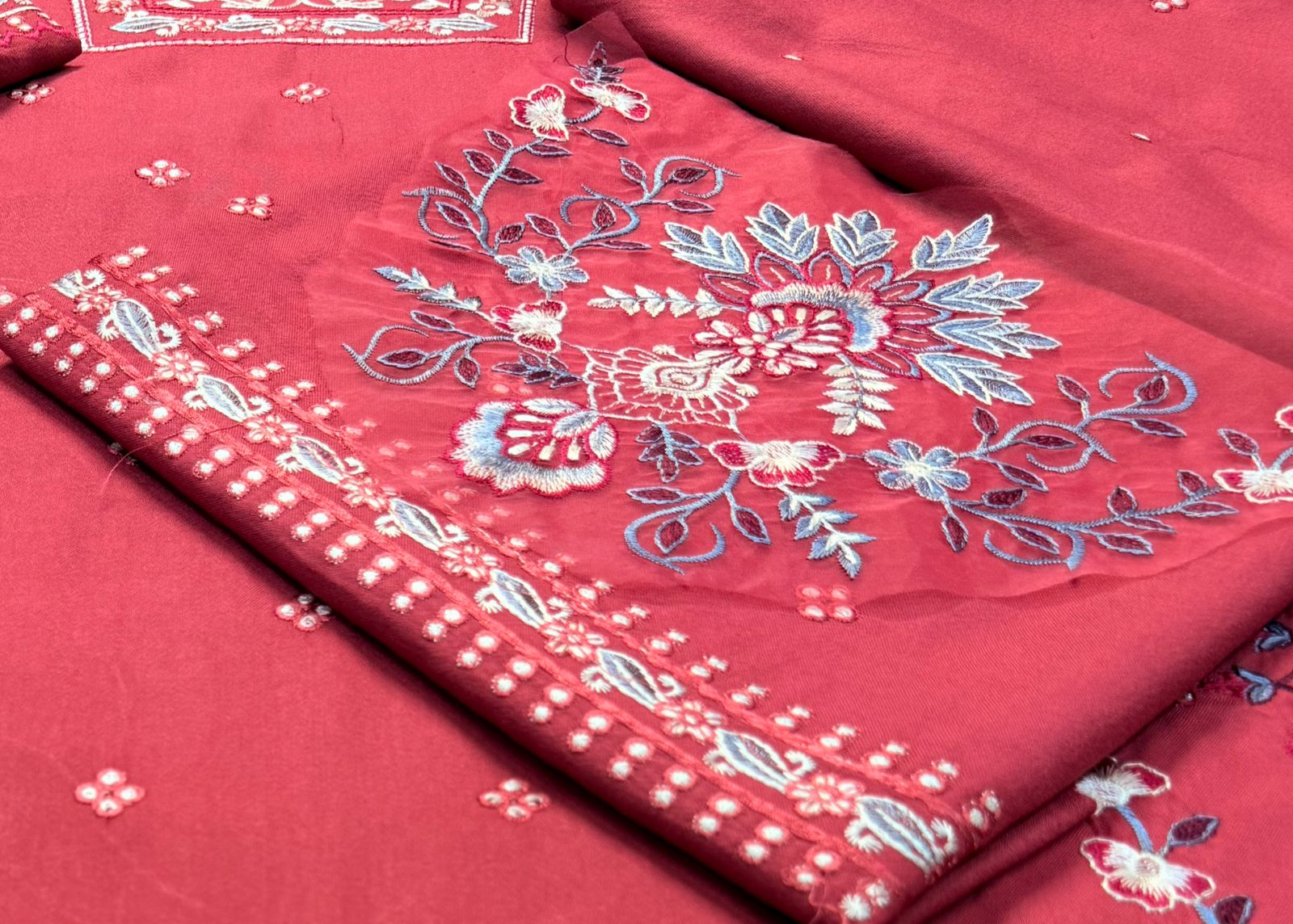 *_❄️WINTER  *HANIA AMIR* 3pc Casual Winter Collection - Image 6