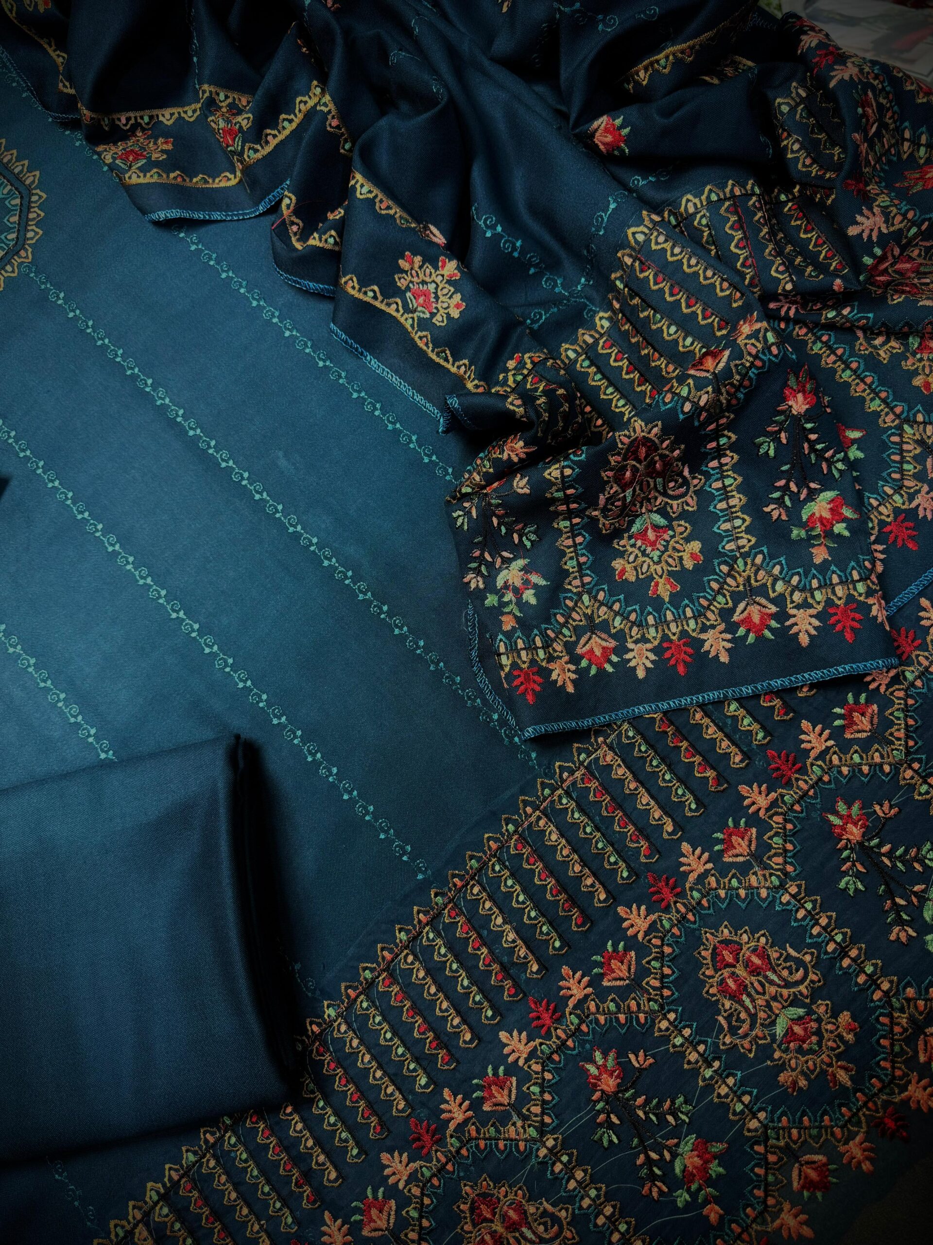 *_❄️WINTER COLLECTION ❄️_*NOOR-E-FAJAR* 3pc Casual Winter Collection - Image 5