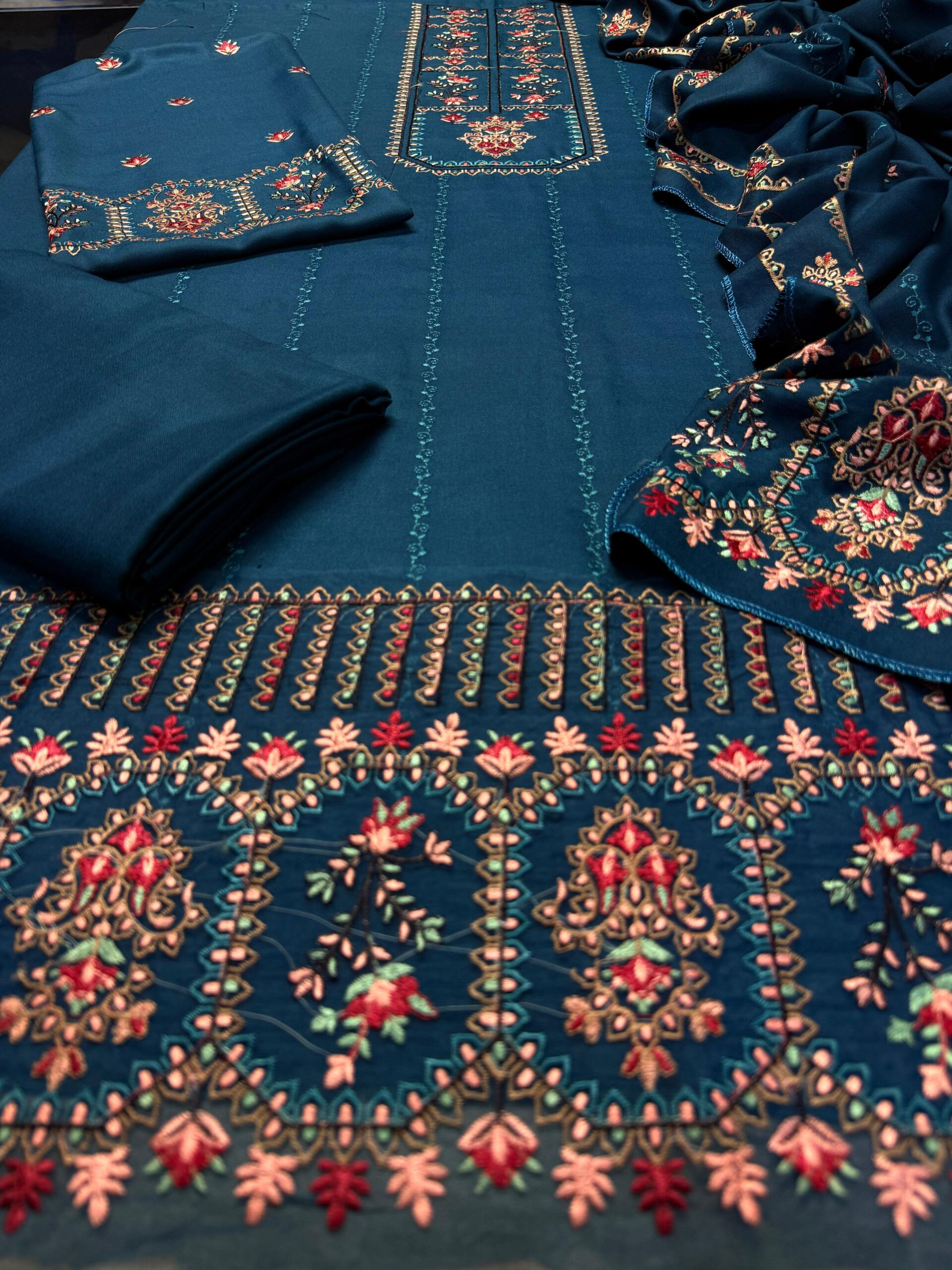 *_❄️WINTER COLLECTION ❄️_*NOOR-E-FAJAR* 3pc Casual Winter Collection - Image 6