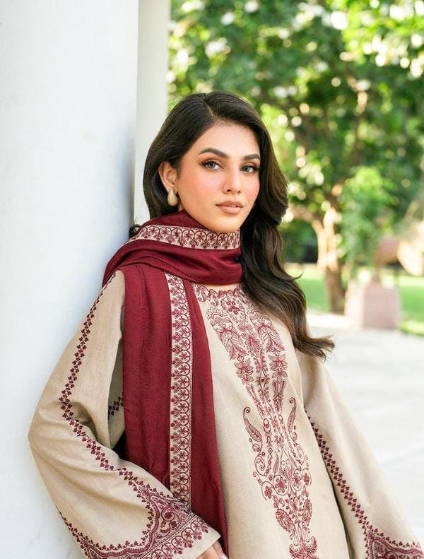 *Presenting Baroque Brand Luxury Embroidered Article*  *Winter Collection 2025 - Image 3