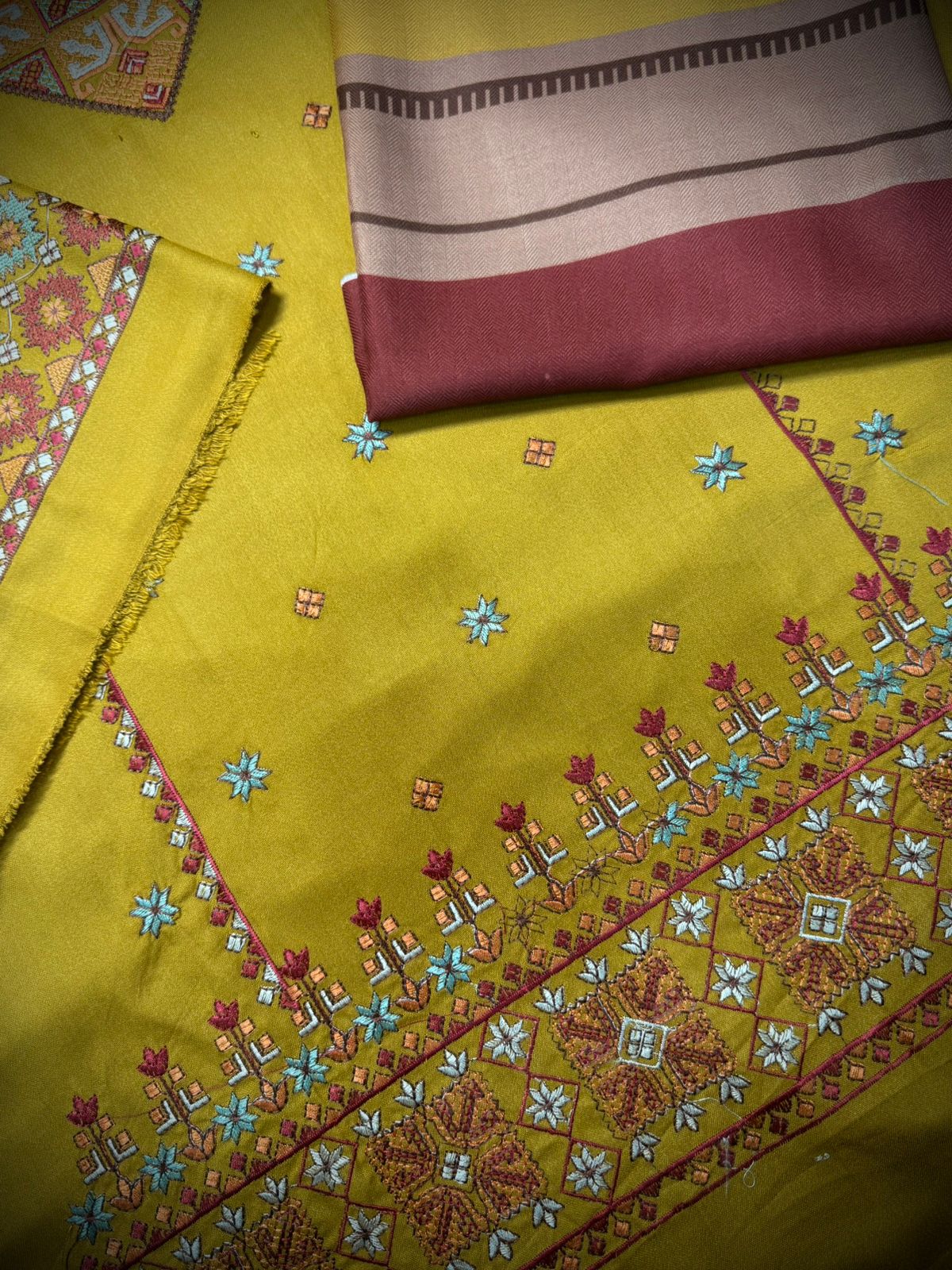 *_❄️WINTER COLLECTION ❄️_*           *ALHAMDULILAH* *SAPPHIRE* 3pc Casual Winter Collection - Image 5