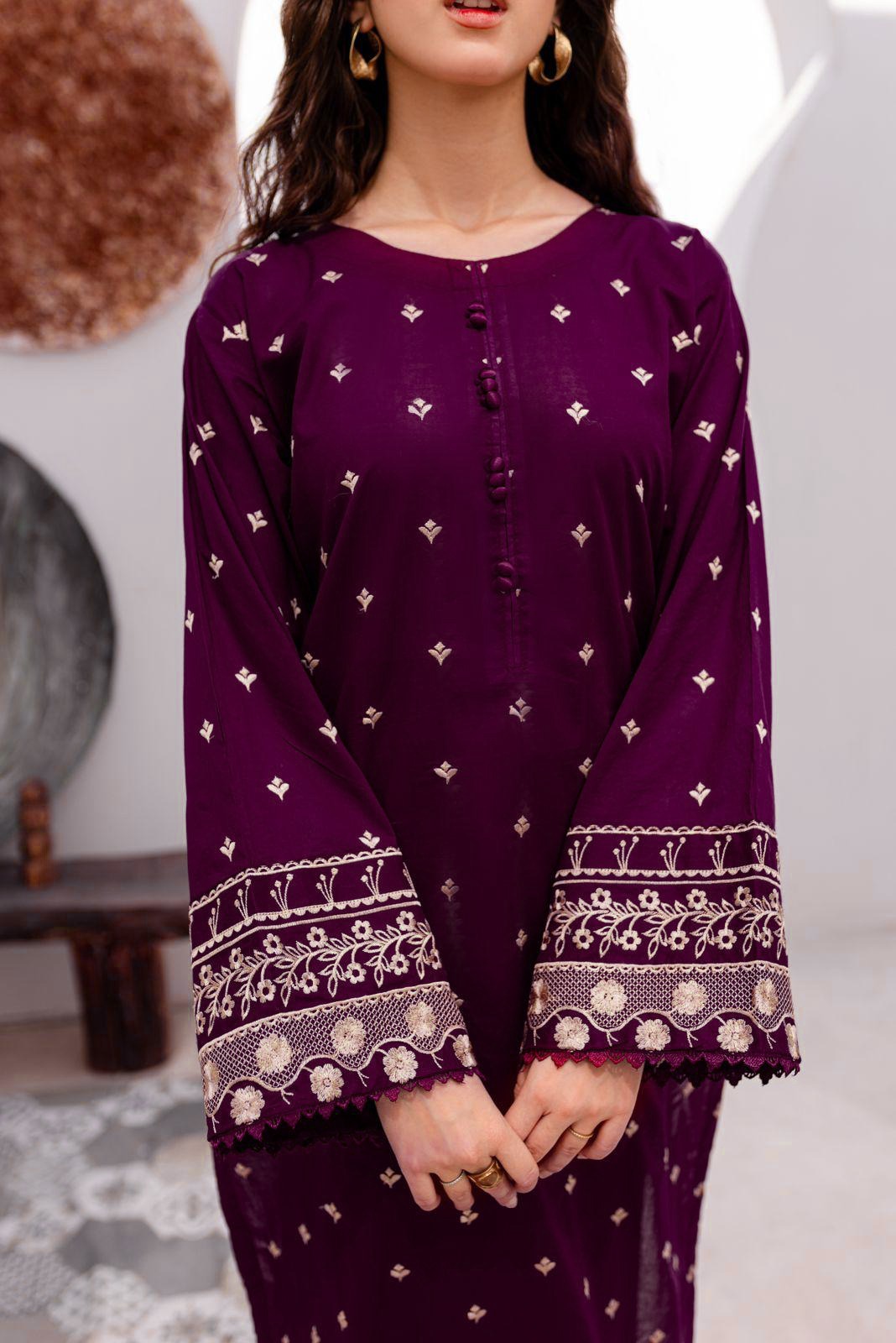 *πΈ _WINTER'S COLLECTION_ πΈ* π₯ _*BRAND NAME : AISLING*_ π¨ *CATEGORY :2PC EMBROIDERED* - Image 4
