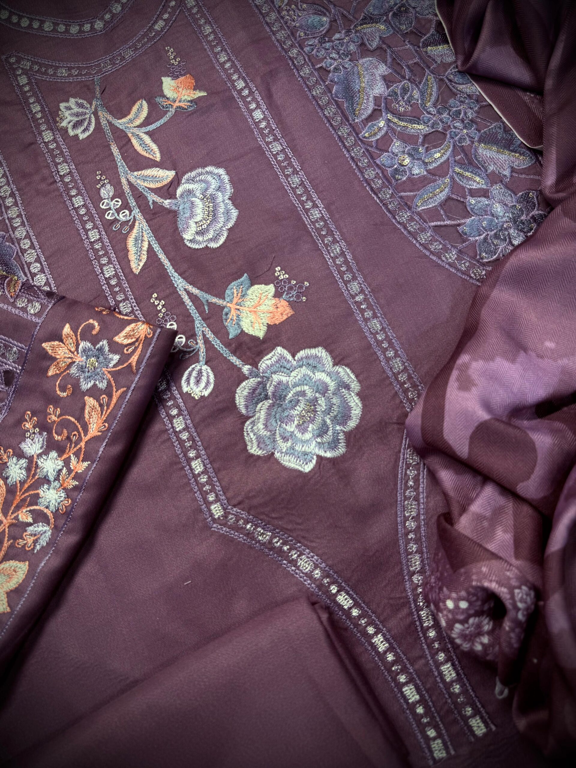 *_❄️WINTER COLLECTION ❄️_* *ALHAMDULILAH* *MARIA B* 3pc Wedding collection - Image 7